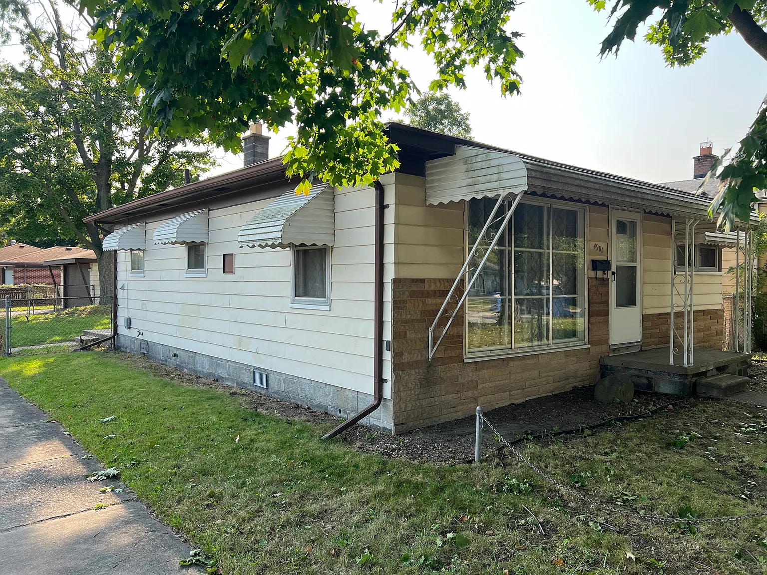 3 bed, 896 sqft, $1,500 — Photo 2
