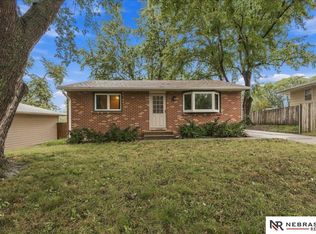 1541 Fairfield St, Lincoln, NE 68521