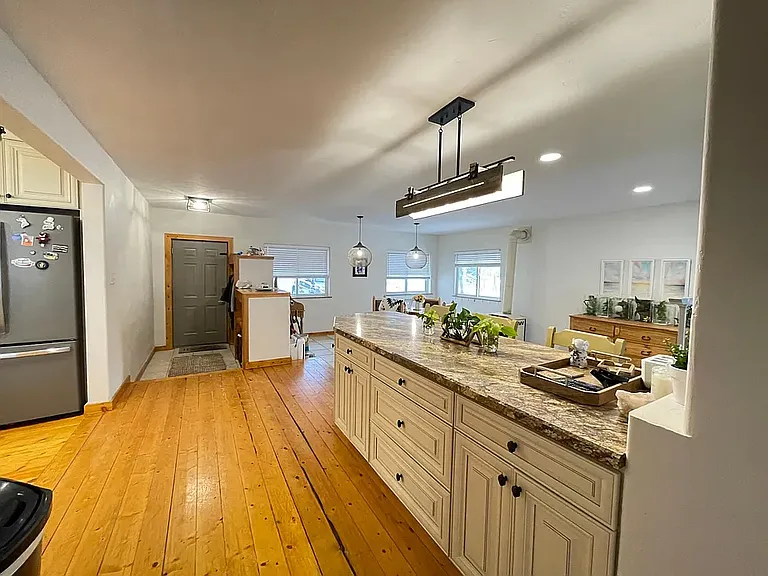 73 Cooper Dr — Photo 4