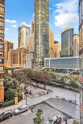 Sold by R New York | media 27