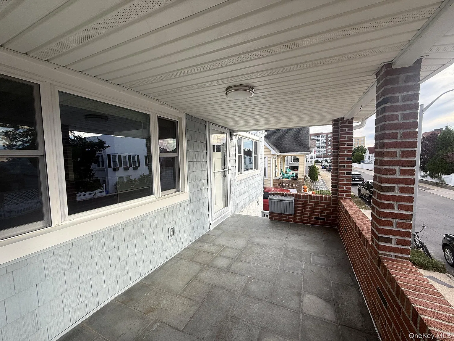 3 bed, 1.5 bath, $3,950 — Photo 3