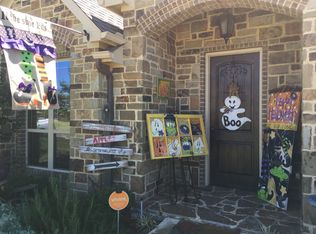 806 Brandt St, Grandview, TX 76050