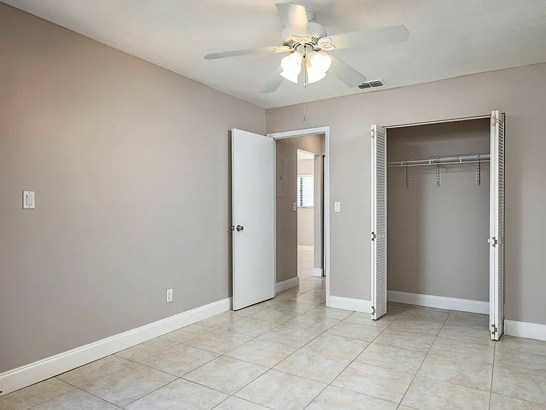 Meridian Luxury Condominiums — Photo 77