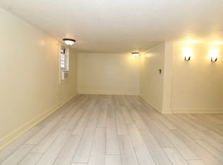 630 N Park Ave APT B, Fayetteville, AR 72701