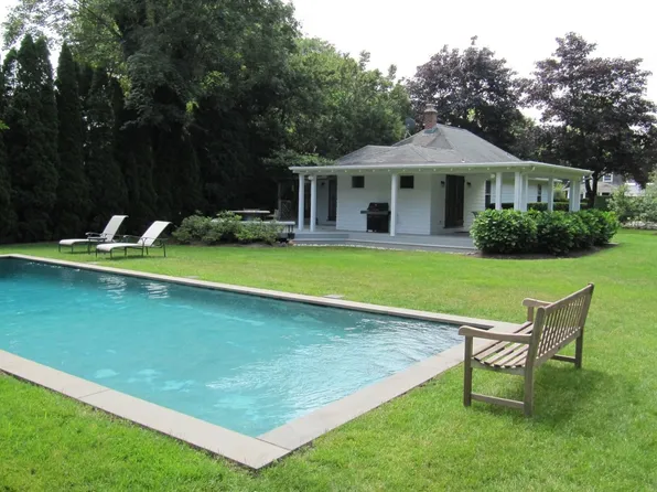 55 McGuirk St, East Hampton, NY 11937