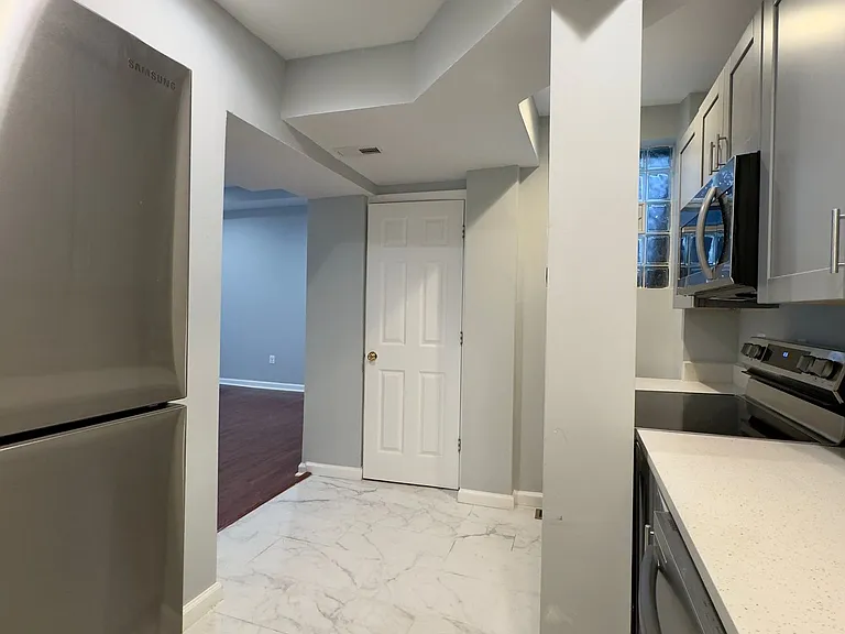 10 E Mulberry St — Photo 11