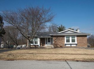 675 Cedar Run Dr, Ballwin, MO 63021