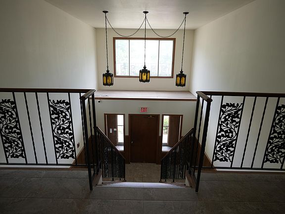 4th image of 10211 W Sharon Ln #8