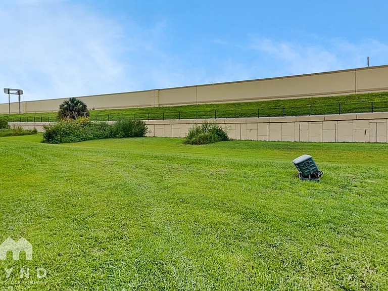 2125 Island Walk Dr — Photo 17