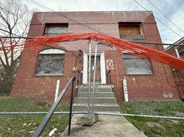 2913 30th St SE, Washington, DC 20020