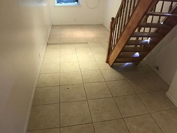 3rd image of 208 E 95th St #1L