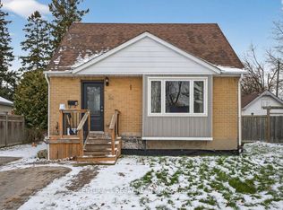 24 Roosevelt Ave, Ajax, ON L1S2L2