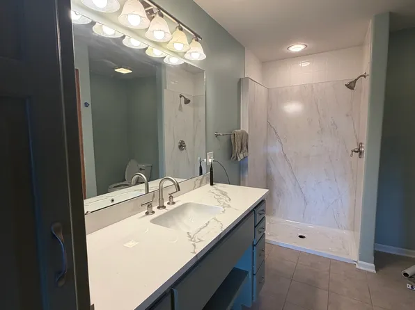 3707 Gunnison Dr, Lawrence, KS 66049