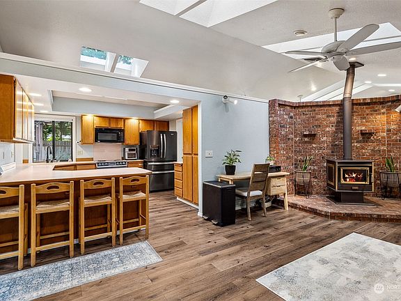 4th image of 3901 Stikes Drive SE