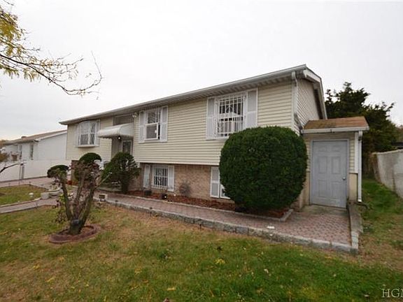 2nd image of 860 E 172nd St