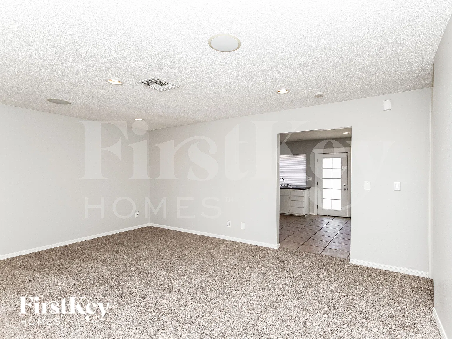 3 bed, 2.0 bath, 1233 sqft, $1,685 — Photo 3