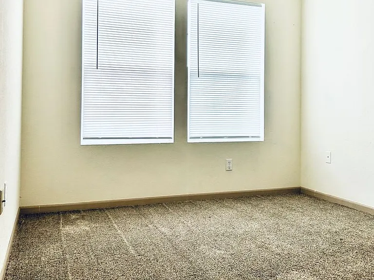 913 Westridge Dr #10 — Photo 10