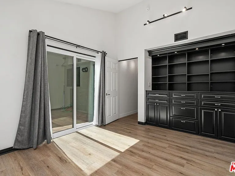 3023 Berkeley Ave #8 — Photo 23