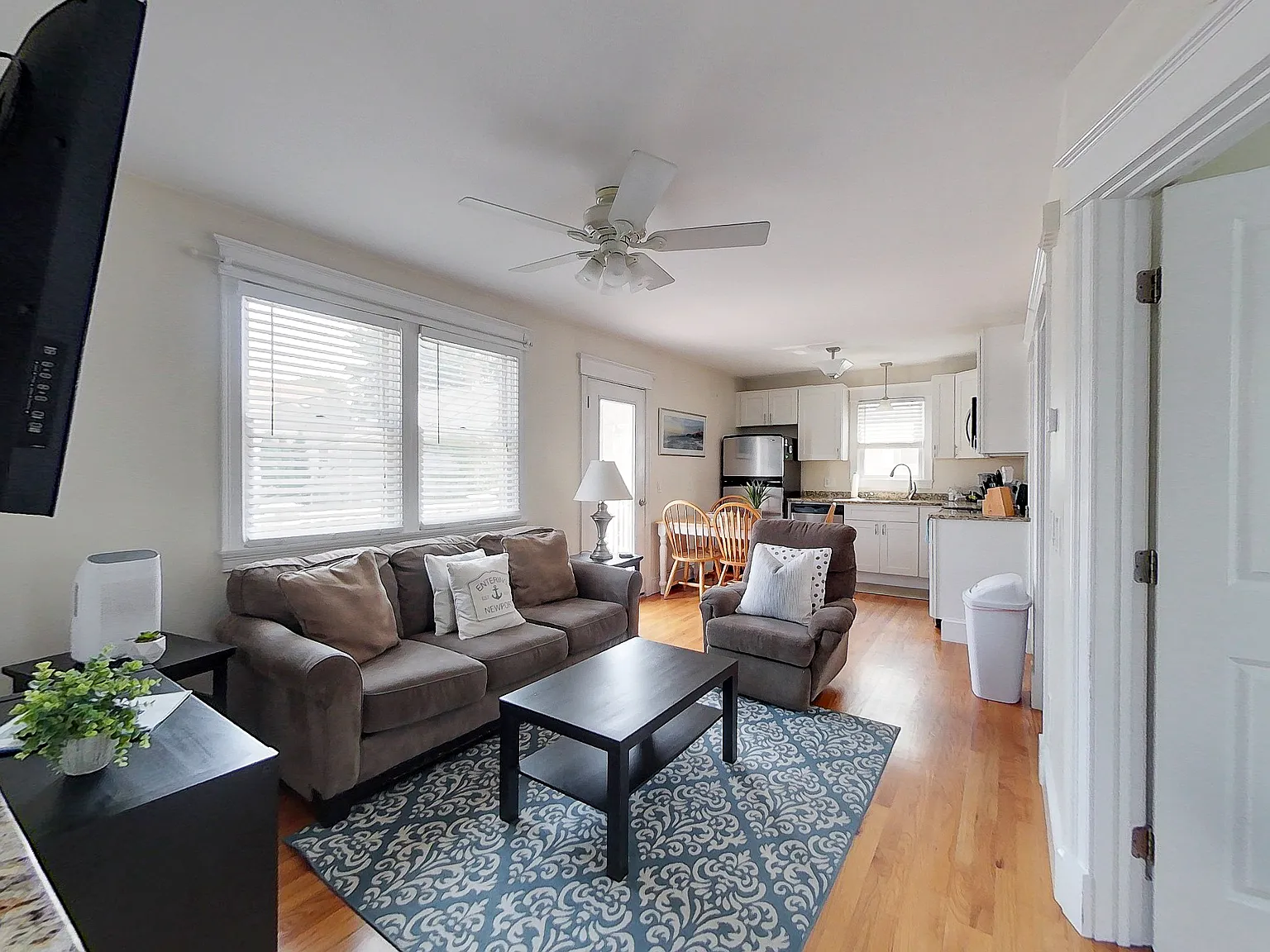 2 bed, 650 sqft, $2,150 — Photo 2