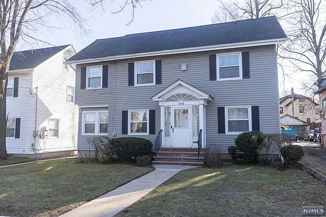 1st image of 142 Clairmont Ter