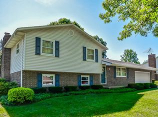 8768 Elmfield St NW, Canal Fulton, OH 44614