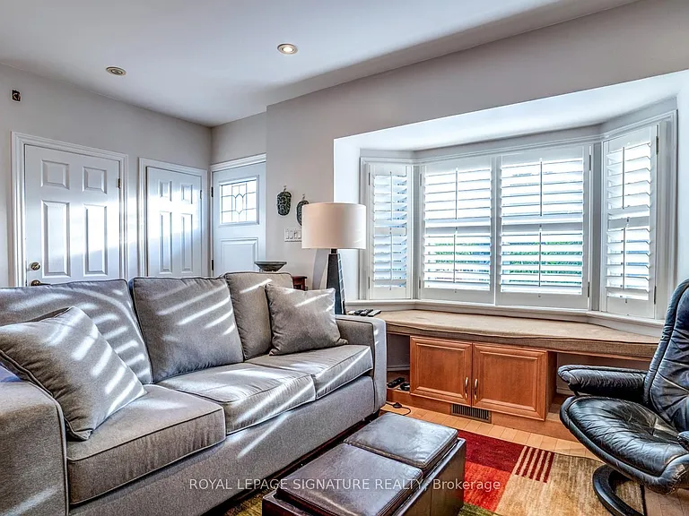 33 Athlone Rd #MAIN FL — Photo 8