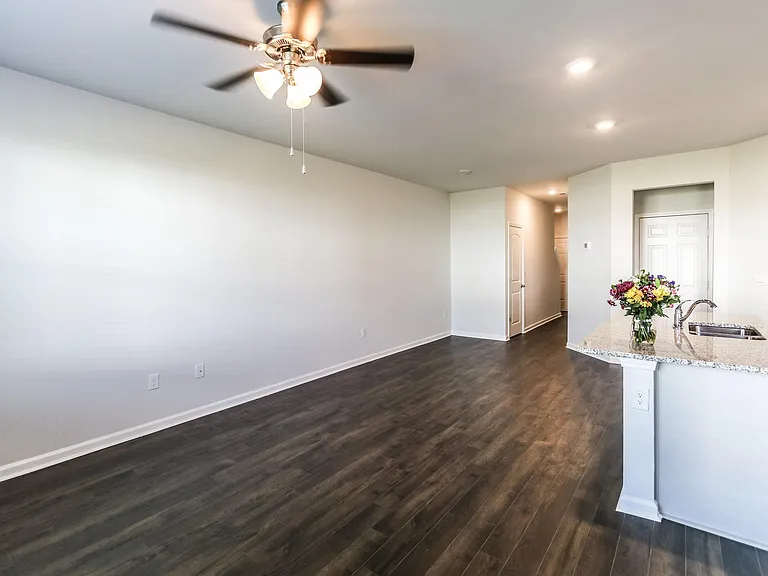 4347 Newland St — Photo 10