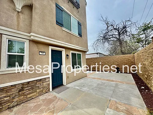 795 Hazel Way Photo 1