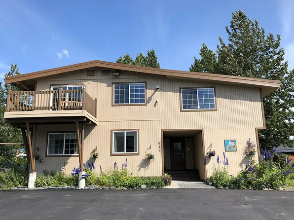 613 S Moraine Dr, Valdez, AK 99686