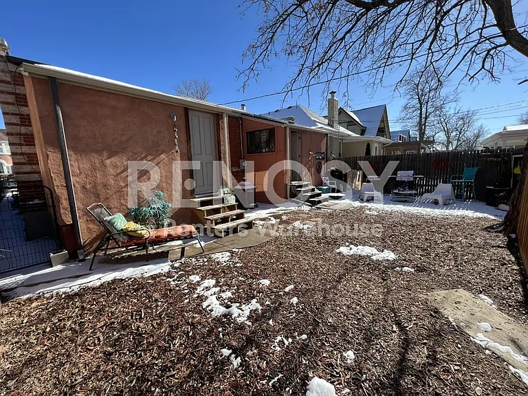 1017 S Pearl St — Photo 12