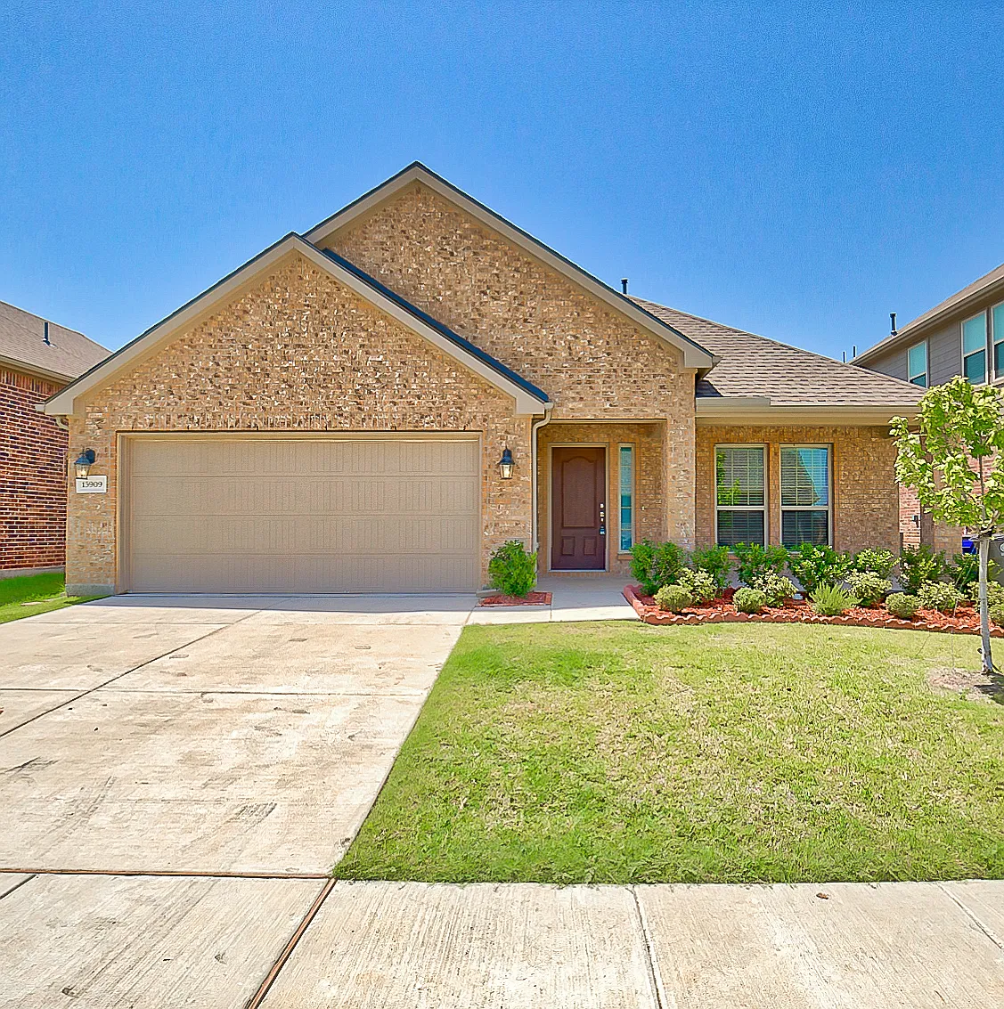 4 bed, 2050 sqft, $2,595 — Photo 1