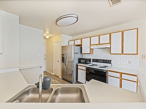 4th image of 9607 Nightjar Dr #B