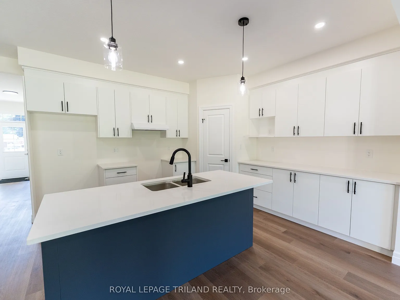 4 bed, $2,750 — Photo 4