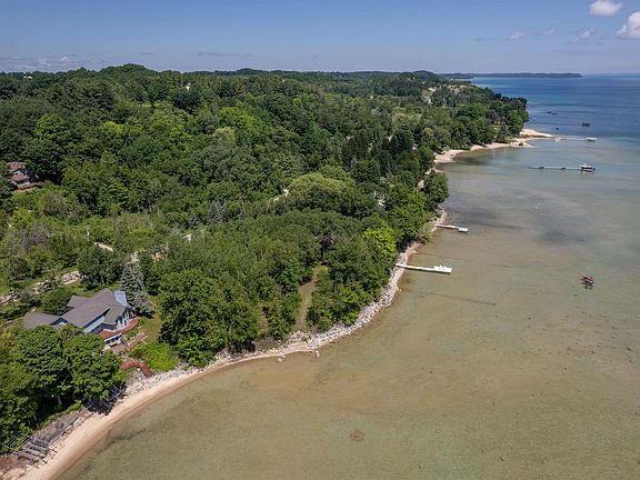 4th image of 14088 Bluff Rd