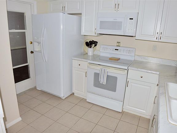 5th image of 716 Granada Ave #103PAR