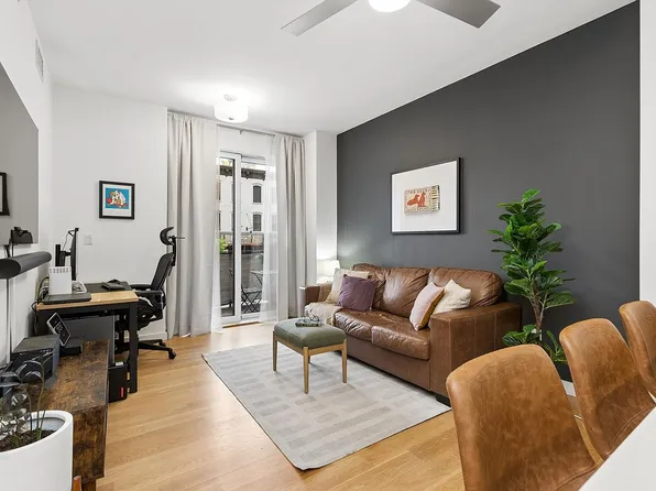 236 17th St #2C, Brooklyn, NY 11215