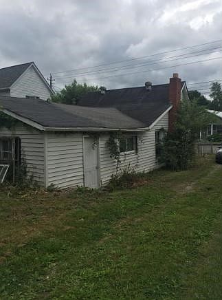 2nd image of 909 E Main St