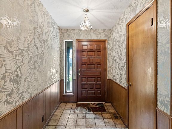 5th image of 1429 E Quail Ave