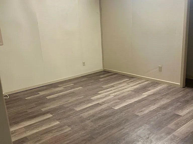 1011 Walnut St — Photo 8