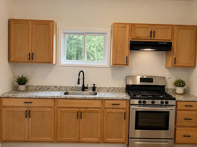 112 Maple Ave — Photo 4