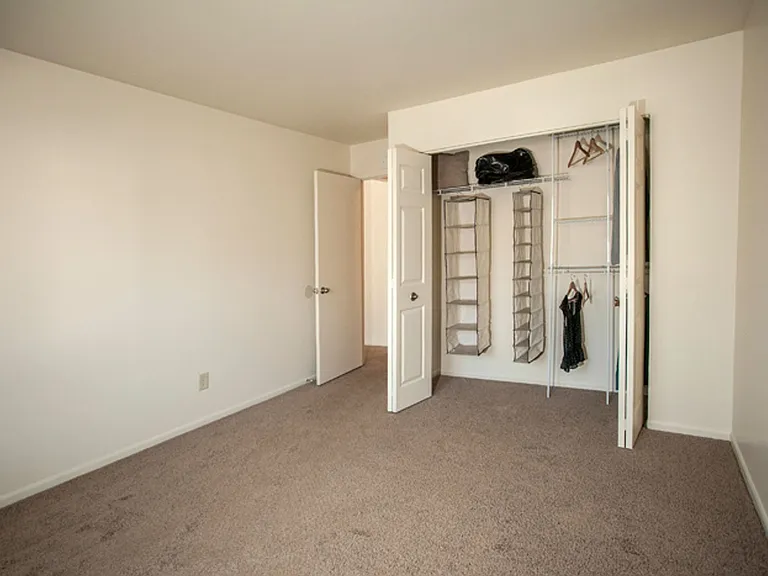 Avalon Woods Apartment Homes — Photo 13