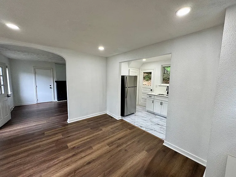 2432 Starkamp St — Photo 13