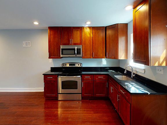 5th image of 1555 E Hewson St