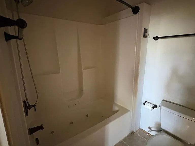 102 Russell St #101 — Photo 17