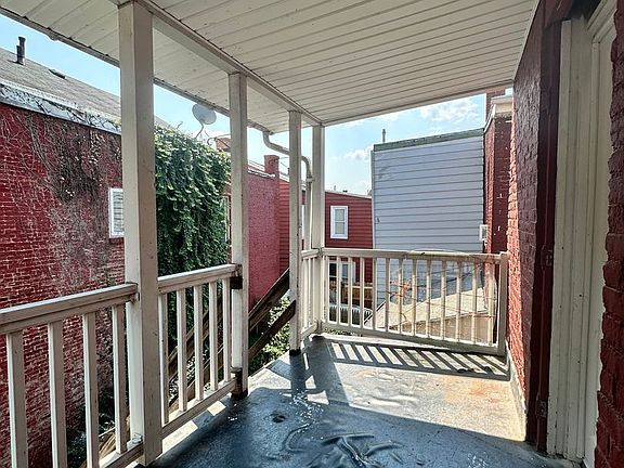 4th image of 736 Lehman St #2