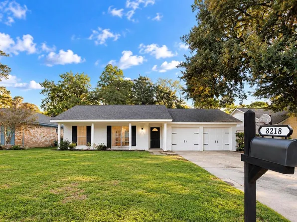 8218 Willow Forest Dr, Tomball, TX 77375