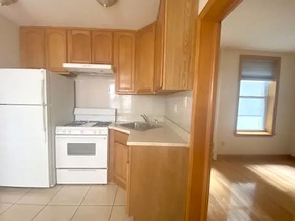 4th image of 30-92 34th St #5