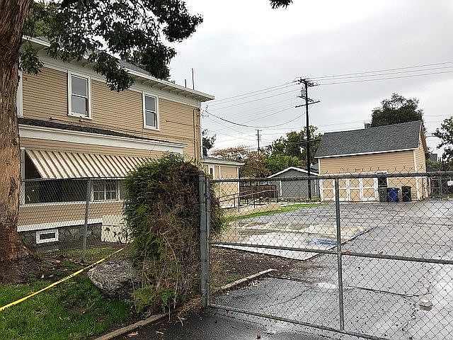 2nd image of 720 N Park Ave