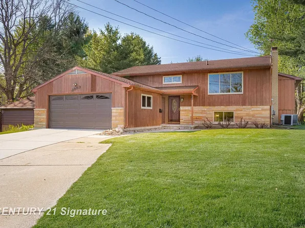 3893 Sage Ln, Dewitt, MI 48820