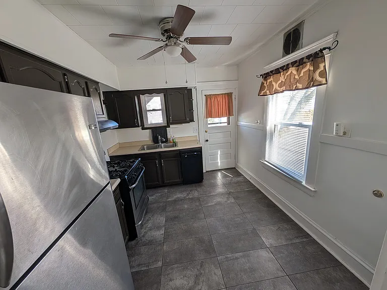 17422 Northwood Ave — Photo 9